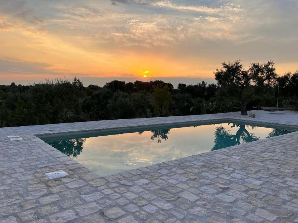 Casa Giuliveto - Charmantes Ferienhaus Mit Privatpool In Olivenhain Ostuni Eksteriør bilde