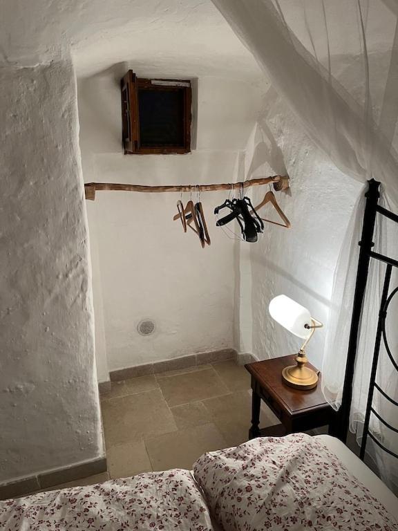 Casa Giuliveto - Charmantes Ferienhaus Mit Privatpool In Olivenhain Ostuni Eksteriør bilde