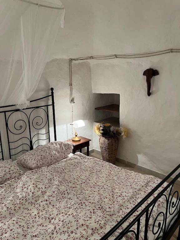 Casa Giuliveto - Charmantes Ferienhaus Mit Privatpool In Olivenhain Ostuni Eksteriør bilde