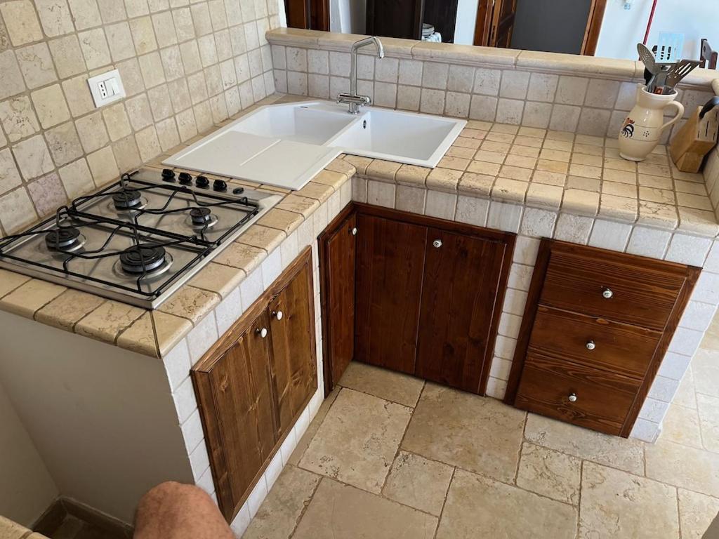 Casa Giuliveto - Charmantes Ferienhaus Mit Privatpool In Olivenhain Ostuni Eksteriør bilde