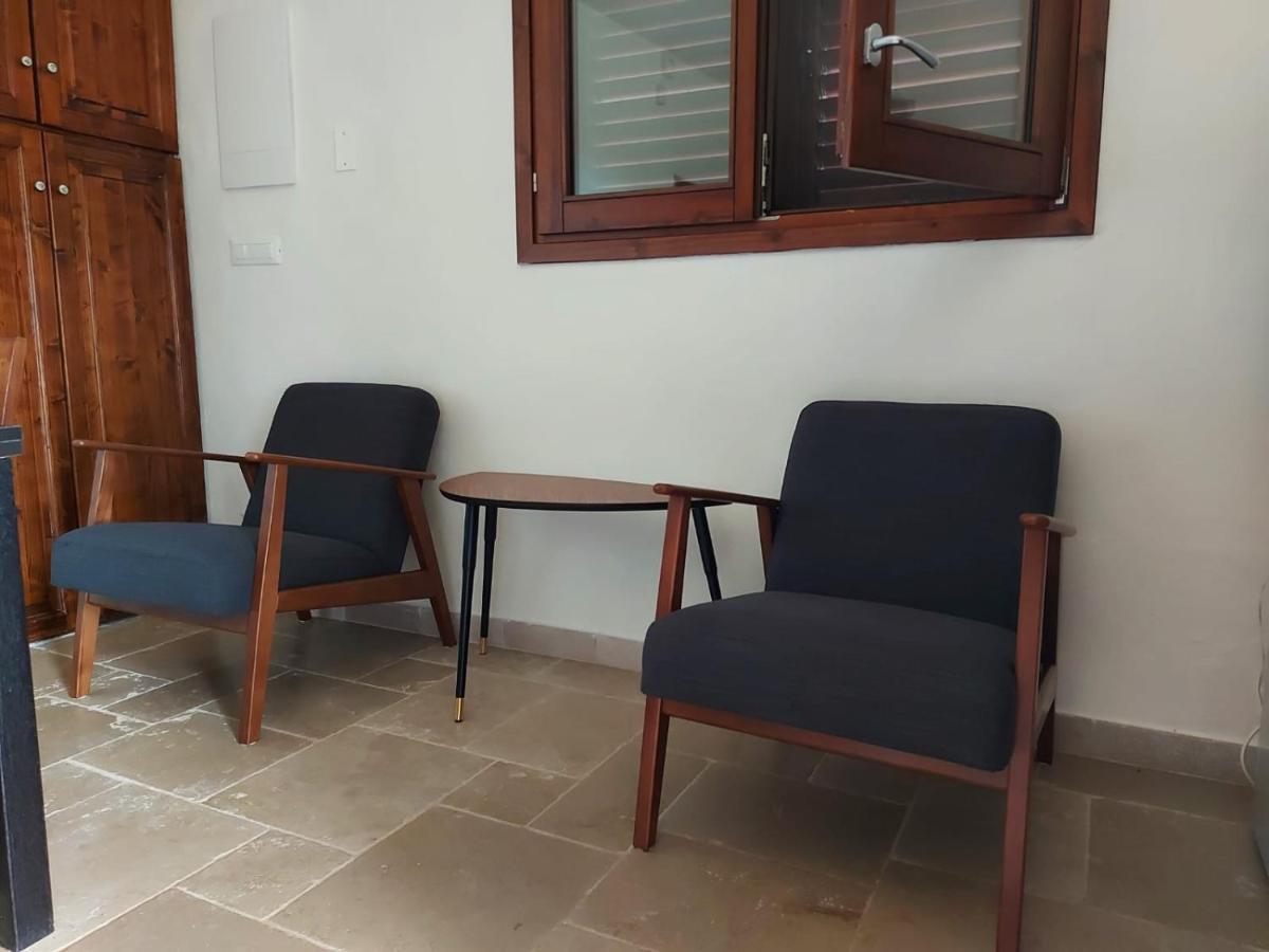 Casa Giuliveto - Charmantes Ferienhaus Mit Privatpool In Olivenhain Ostuni Eksteriør bilde